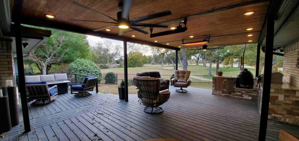 Custom Deck Builder In Benbrook, TX